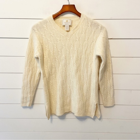 Express Tricot | Women’s Cream Angora/ Lambswool Cable knit Sweater Small - Picture 1 of 7